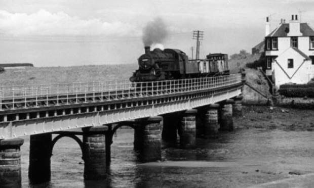 Click pic to see Guardbridge Railway Station. Courtesy of Canmore Click pic to see Guardbridge Railway Station. Courtesy of Canmore
